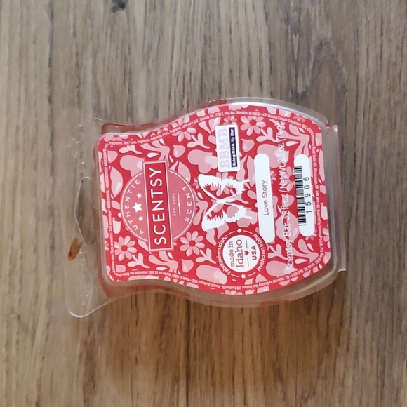 Scentsy Love Story Wax Bar - Picture 2 of 3